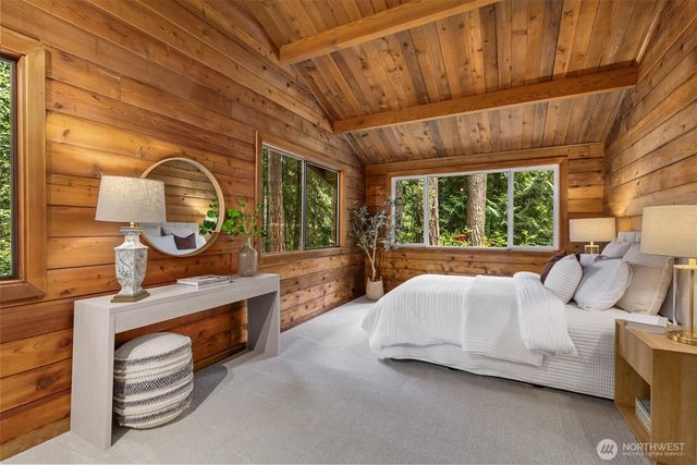 6565 NE Island Center Rd., Bainbridge Island, WA 98110