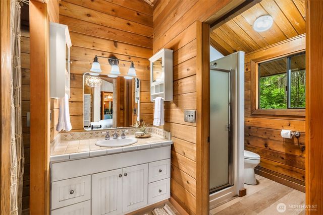 6565 NE Island Center Rd., Bainbridge Island, WA 98110