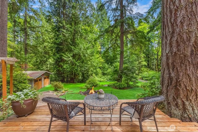 6565 NE Island Center Rd., Bainbridge Island, WA 98110