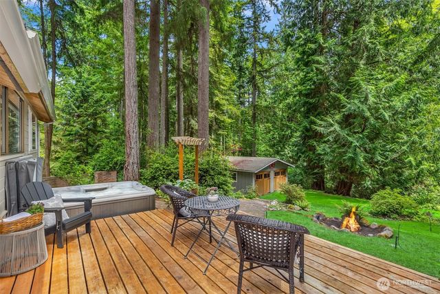 6565 NE Island Center Rd., Bainbridge Island, WA 98110