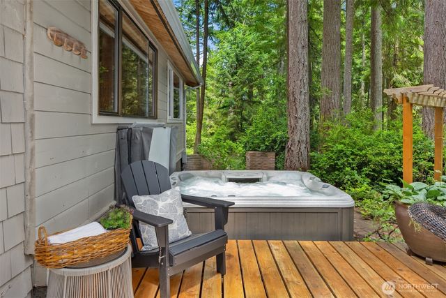 6565 NE Island Center Rd., Bainbridge Island, WA 98110