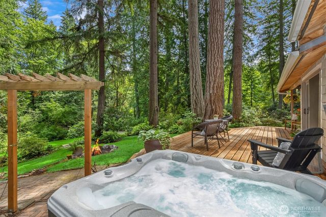 6565 NE Island Center Rd., Bainbridge Island, WA 98110
