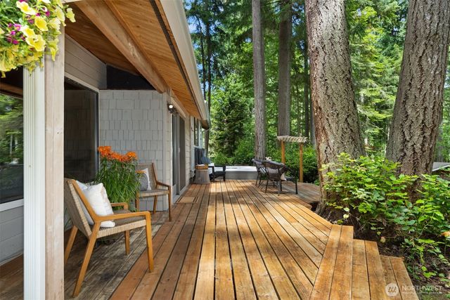 6565 NE Island Center Rd., Bainbridge Island, WA 98110