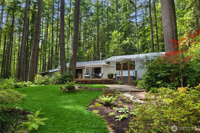 6565 NE Island Center Rd., Bainbridge Island, WA 98110