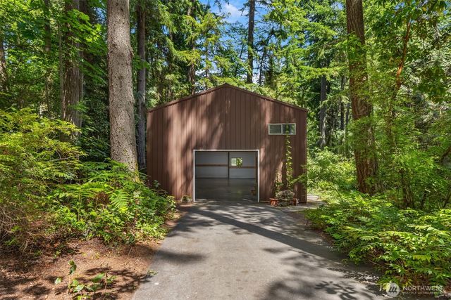 6565 NE Island Center Rd., Bainbridge Island, WA 98110