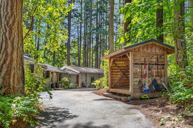 6565 NE Island Center Rd., Bainbridge Island, WA 98110