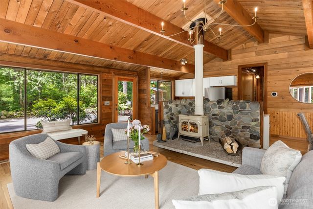 6565 NE Island Center Rd., Bainbridge Island, WA 98110