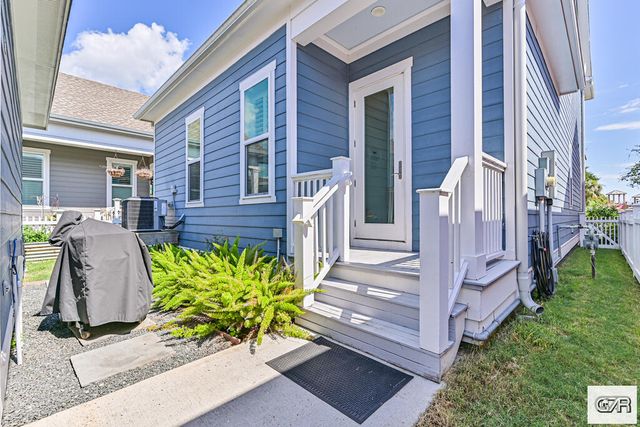 4 Curiosity Lane, Galveston, TX 77554