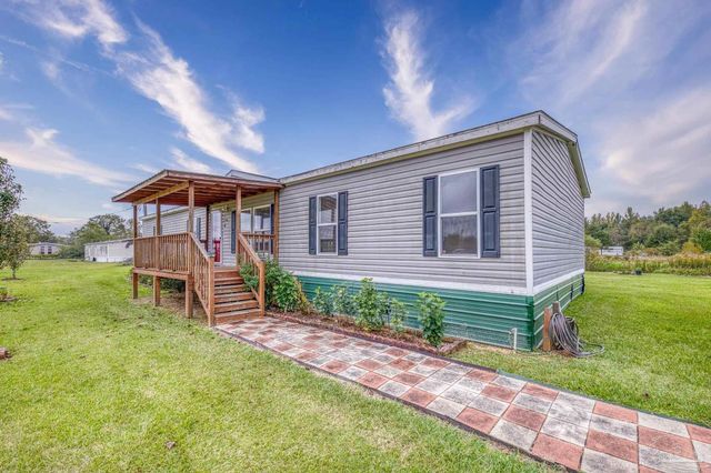 150 Ruth Estates Dr, Atmore, AL 36504