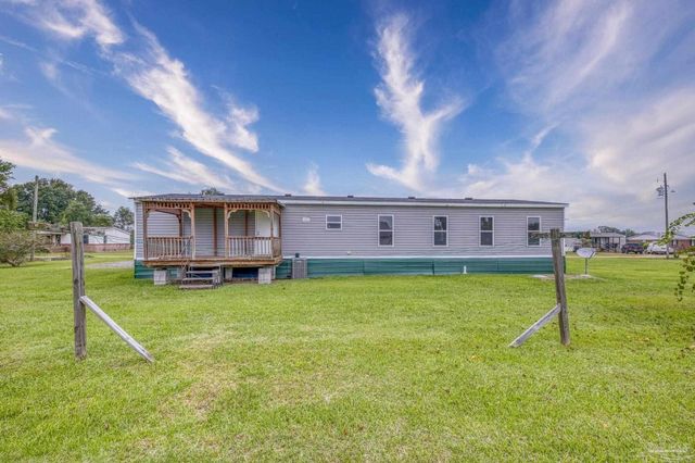 150 Ruth Estates Dr, Atmore, AL 36504