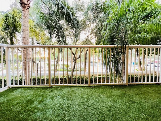 609 E Sheridan St 202, Dania Beach, FL 33004