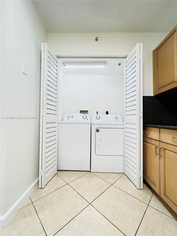 609 E Sheridan St 202, Dania Beach, FL 33004