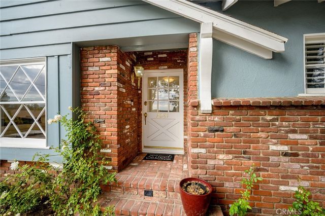 2221 Phyllis Street, La Crescenta, CA 91214