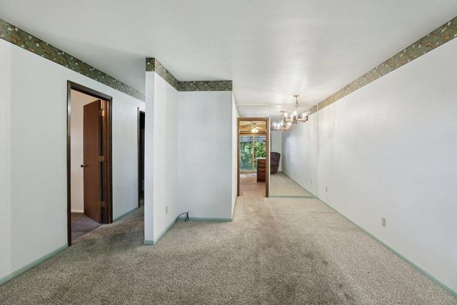 5 Plum Tree Village, Beloit, WI 53511