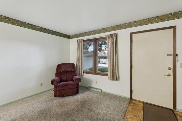 5 Plum Tree Village, Beloit, WI 53511