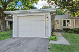 5 Plum Tree Village, Beloit, WI 53511