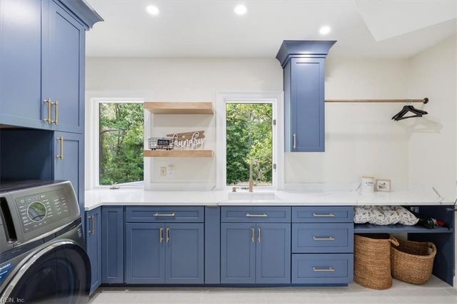 1242 N Inlynnview RD, Virginia Beach, VA 23454