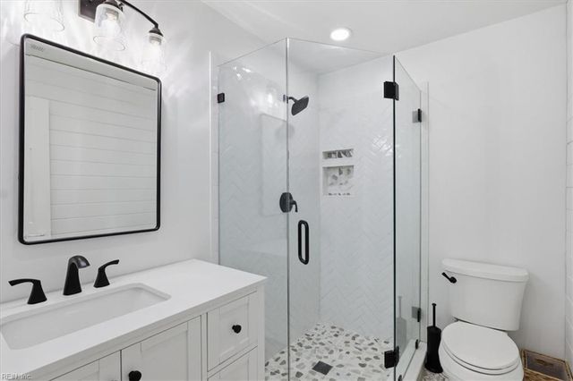 1242 N Inlynnview RD, Virginia Beach, VA 23454
