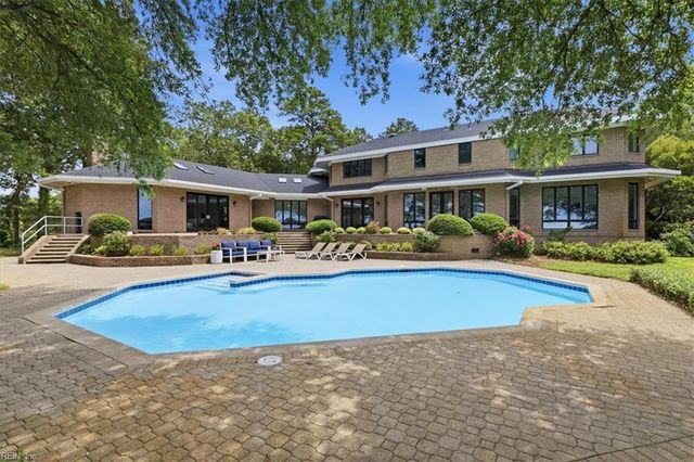 1242 N Inlynnview RD, Virginia Beach, VA 23454
