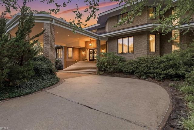 1242 N Inlynnview RD, Virginia Beach, VA 23454