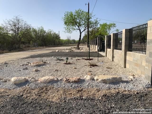 774 CR 6843, Lytle, TX 78052