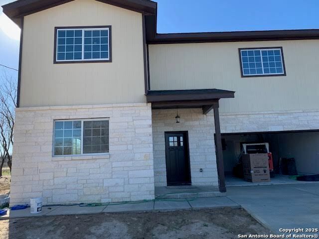 774 CR 6843, Lytle, TX 78052