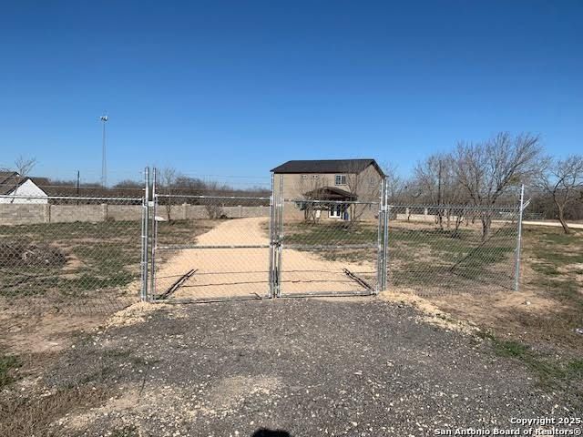 774 CR 6843, Lytle, TX 78052