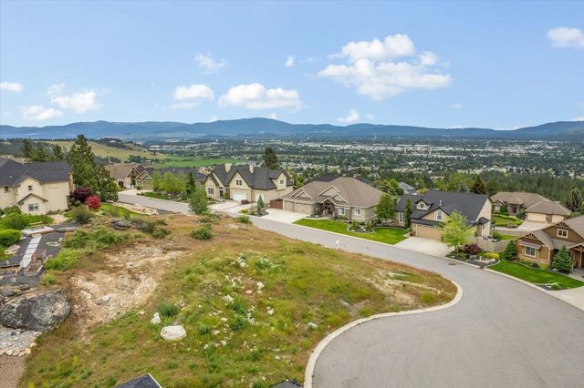 8321 E Black Oak Ln, Spokane, WA 99217