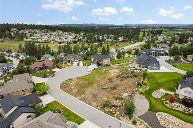 8321 E Black Oak Ln, Spokane, WA 99217