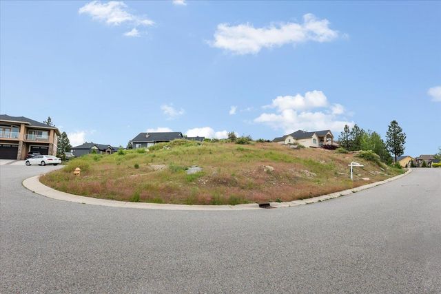 8321 E Black Oak Ln, Spokane, WA 99217