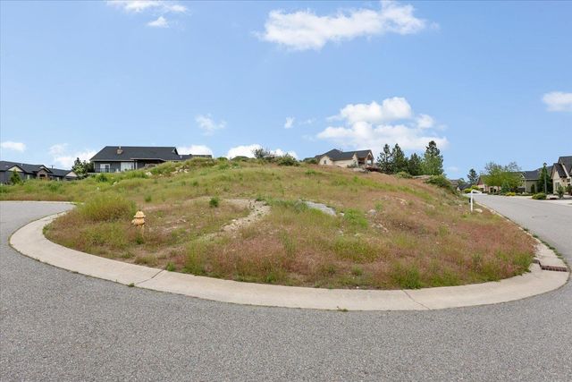 8321 E Black Oak Ln, Spokane, WA 99217