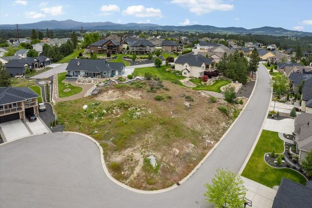 8321 E Black Oak Ln, Spokane, WA 99217