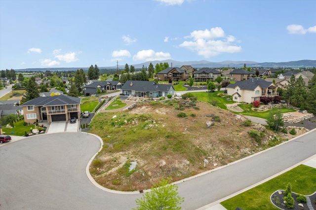 8321 E Black Oak Ln, Spokane, WA 99217