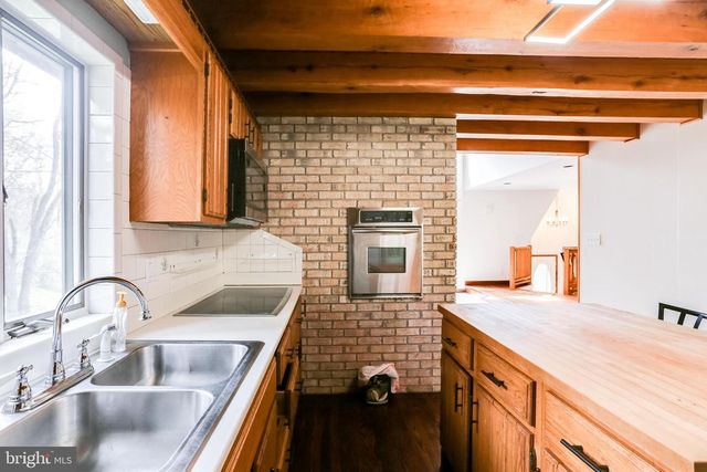 7658 GAITHER RD, Sykesville, MD 21784