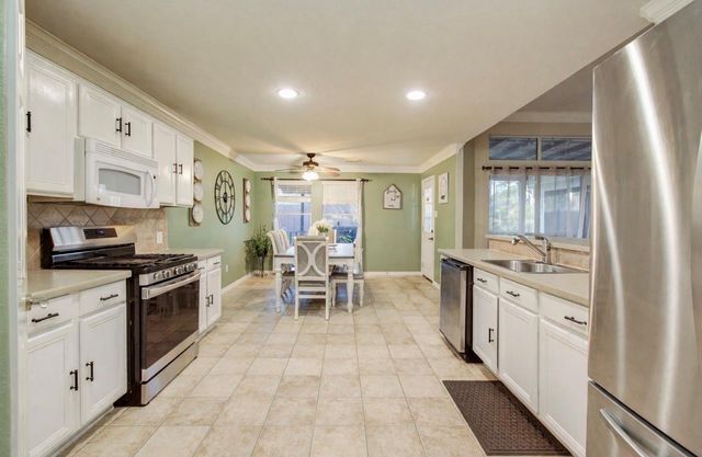 923 N Sky Drive, Houston, TX 77073