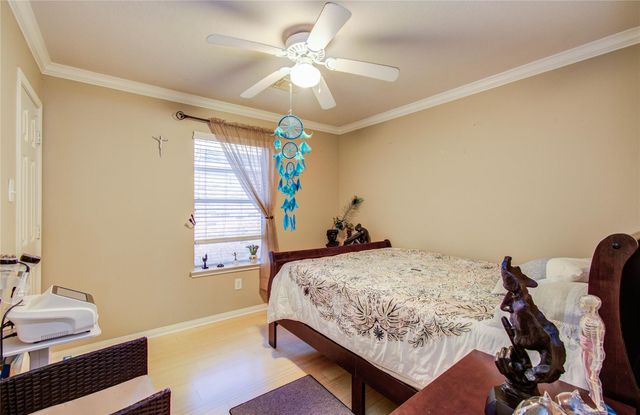 923 N Sky Drive, Houston, TX 77073