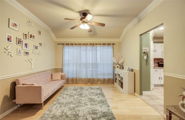 923 N Sky Drive, Houston, TX 77073