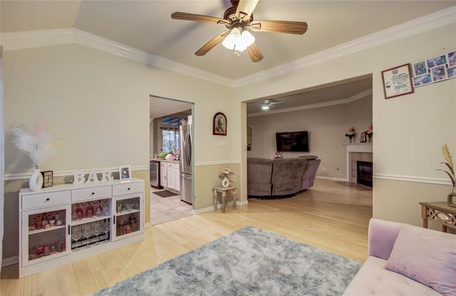 923 N Sky Drive, Houston, TX 77073