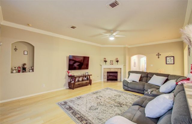 923 N Sky Drive, Houston, TX 77073