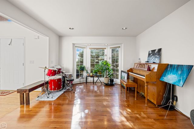 4885 Homestead Drive, Sterling Heights, MI 48314