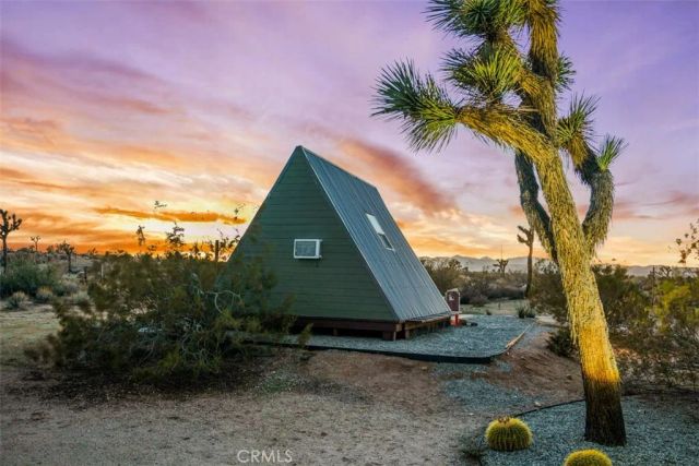 59427 La Crescenta Drive, Yucca Valley, CA 92284