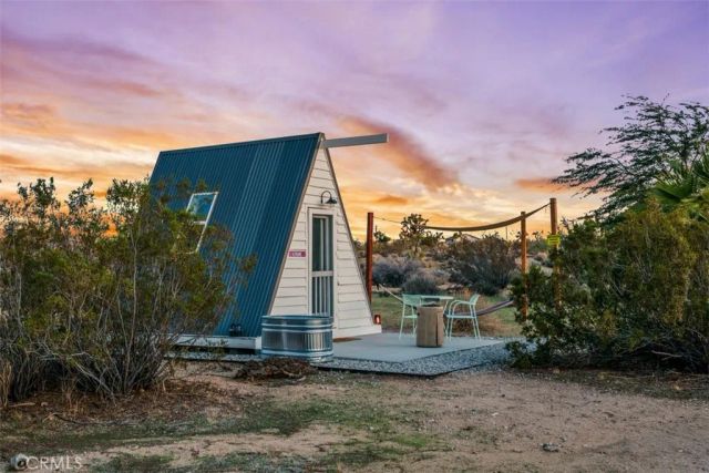 59427 La Crescenta Drive, Yucca Valley, CA 92284