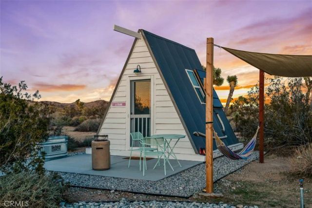 59427 La Crescenta Drive, Yucca Valley, CA 92284