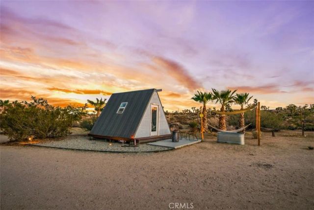 59427 La Crescenta Drive, Yucca Valley, CA 92284