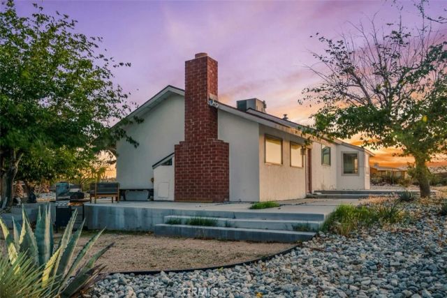 59427 La Crescenta Drive, Yucca Valley, CA 92284