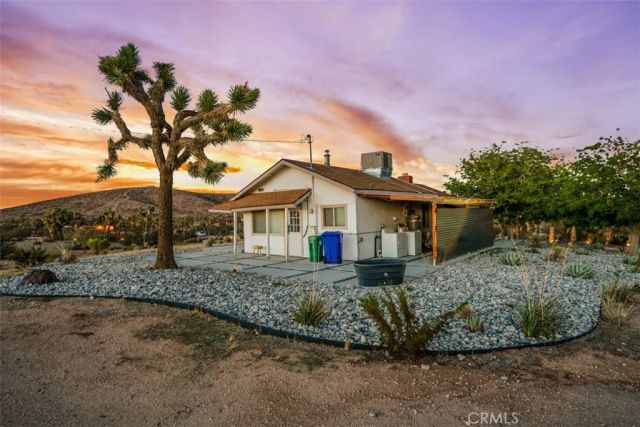 59427 La Crescenta Drive, Yucca Valley, CA 92284