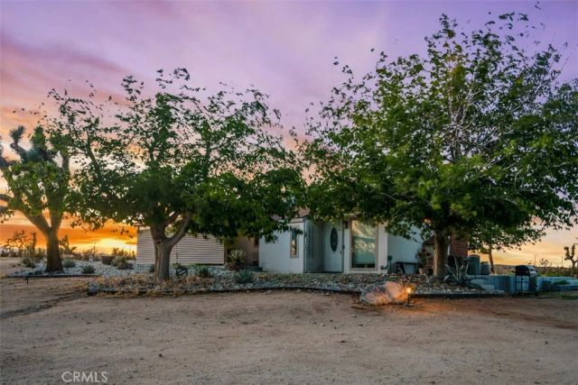 59427 La Crescenta Drive, Yucca Valley, CA 92284