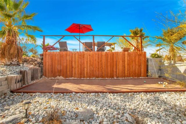 59427 La Crescenta Drive, Yucca Valley, CA 92284