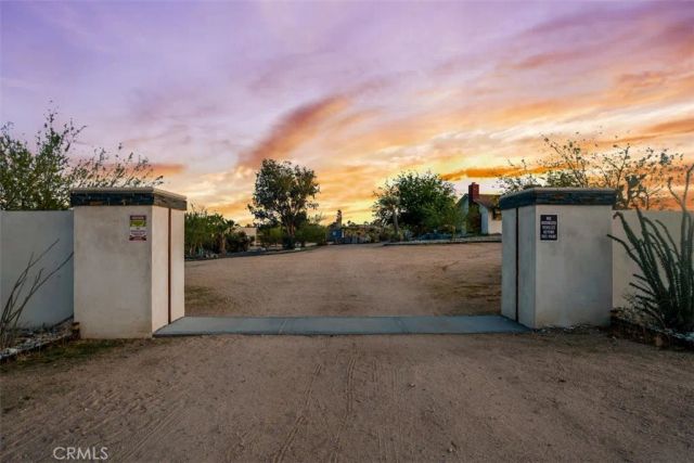 59427 La Crescenta Drive, Yucca Valley, CA 92284