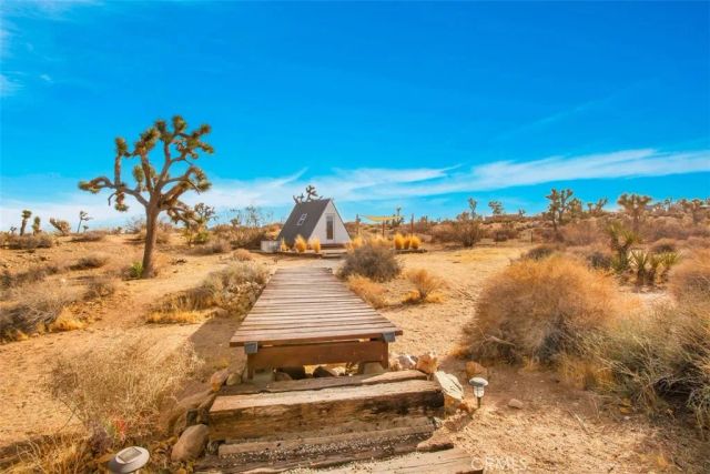 59427 La Crescenta Drive, Yucca Valley, CA 92284